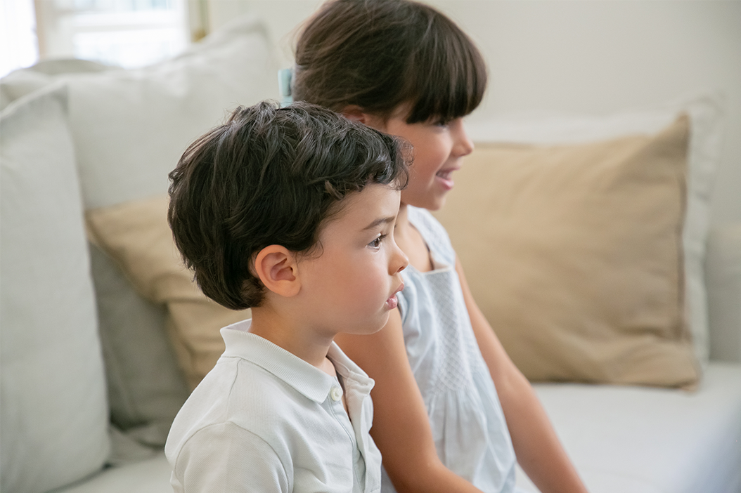 "Não senta perto da televisão" e outras frases em que sua mãe tem razão!