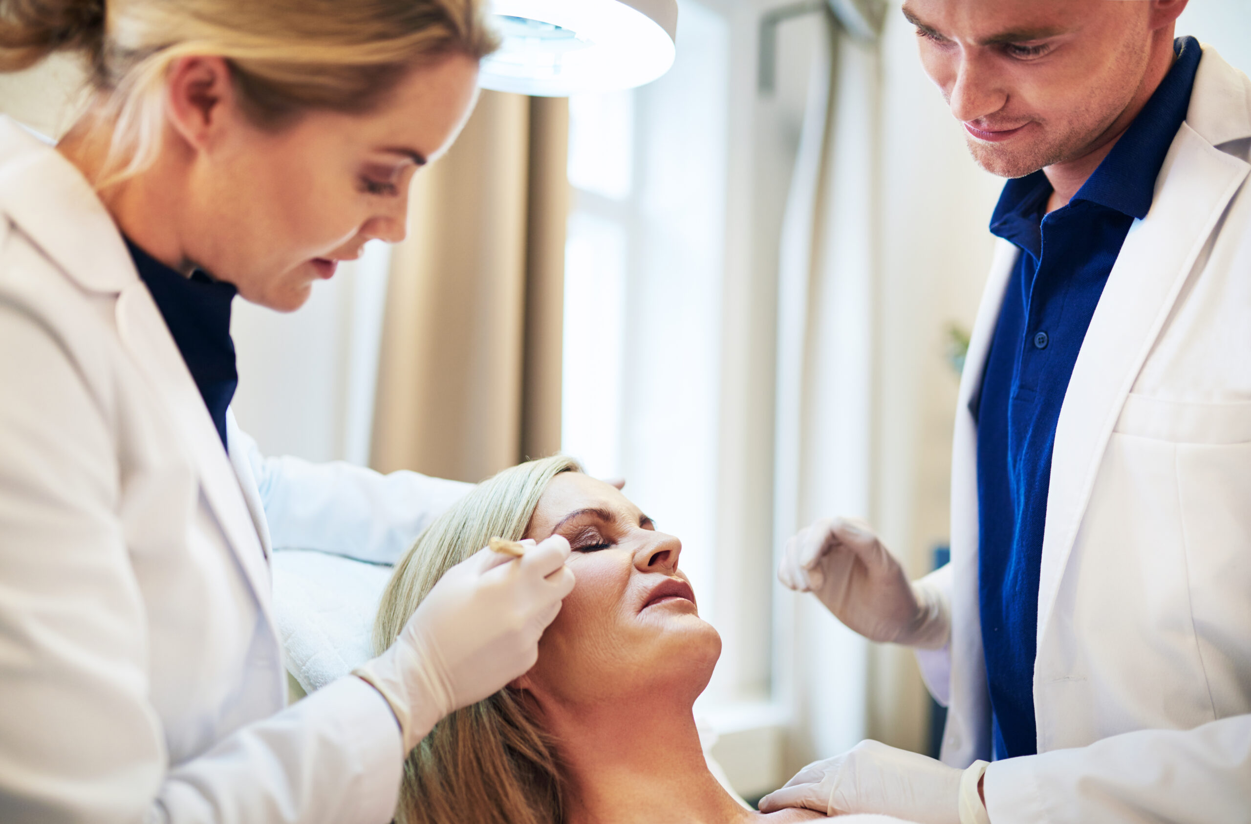 Blefaroplastia com Plasma: conheça o equipamento que vai revolucionar o procedimento