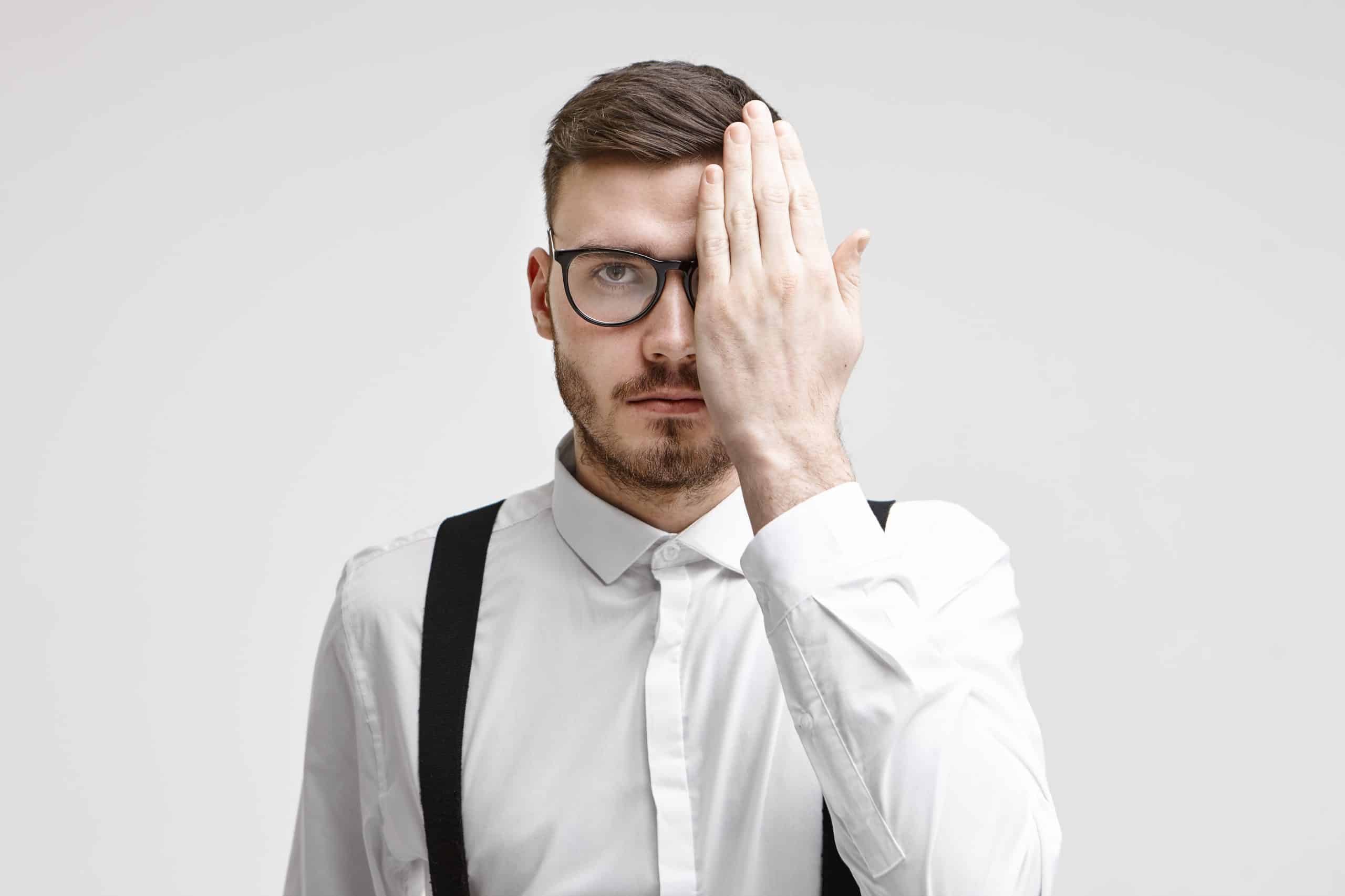 Oftalmologista: você conhece os direitos da pessoa com visão monocular?